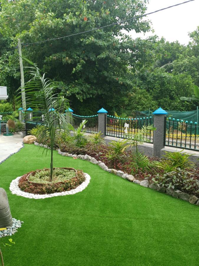 Bord Mer City Apartments La Digue Bagian luar foto